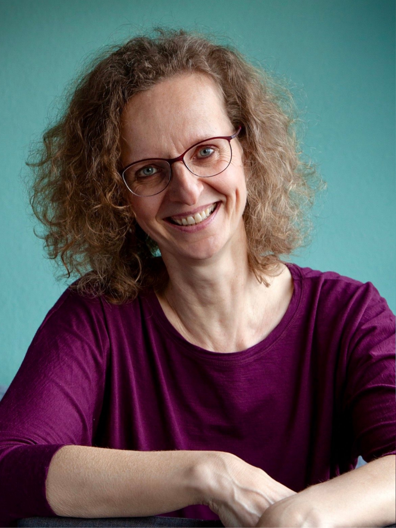 Kuscheltherapeutin Manuela in Berlin. Achtsame Begegnung im KuschelRaum.