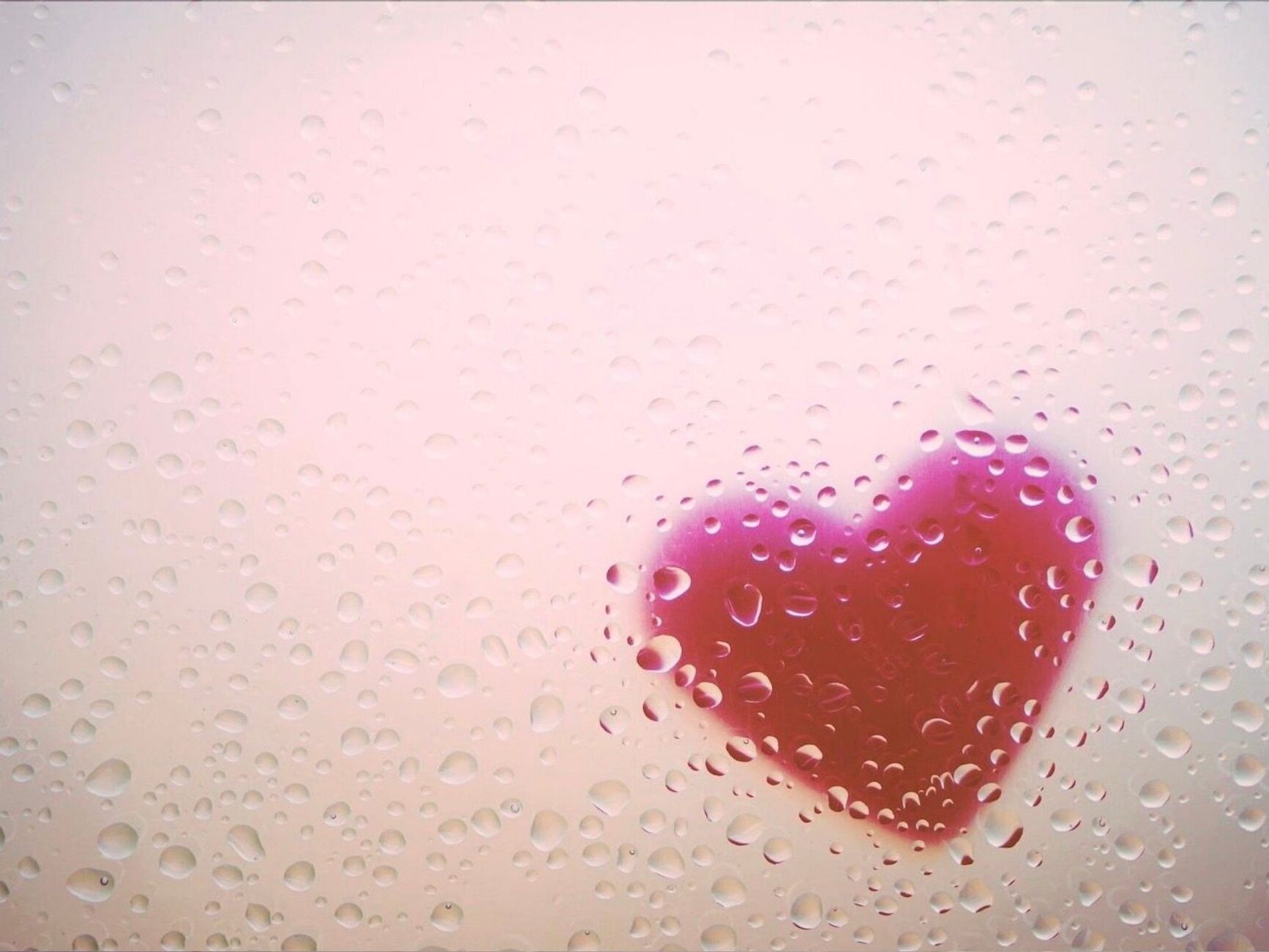 Rosa Herz als Symbol für Selbstliebe und achtsame Rituale im Alltag.