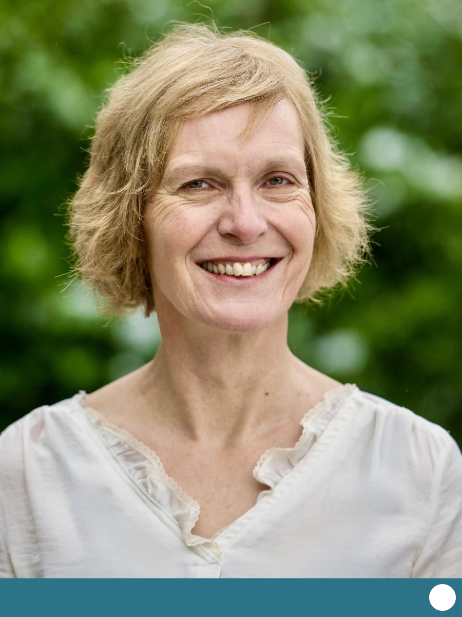 Johanna, kuschelt Therapeutin in Flensburg. Sie freut sich auf eine achtsame und liebevolle Begegnung mit dir. Willkommen im KuschelRaum.